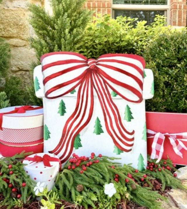 Round Top Modern Gift Box Yard