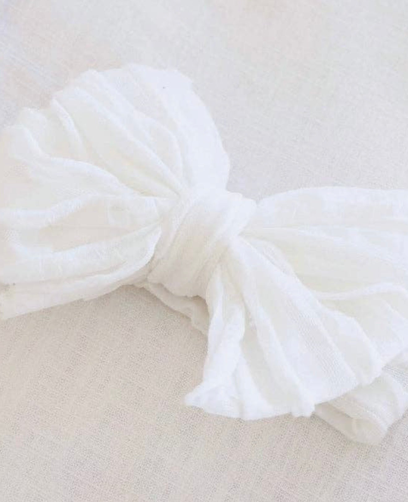Caden Lane Large Ruffle Knit Bow - Snow