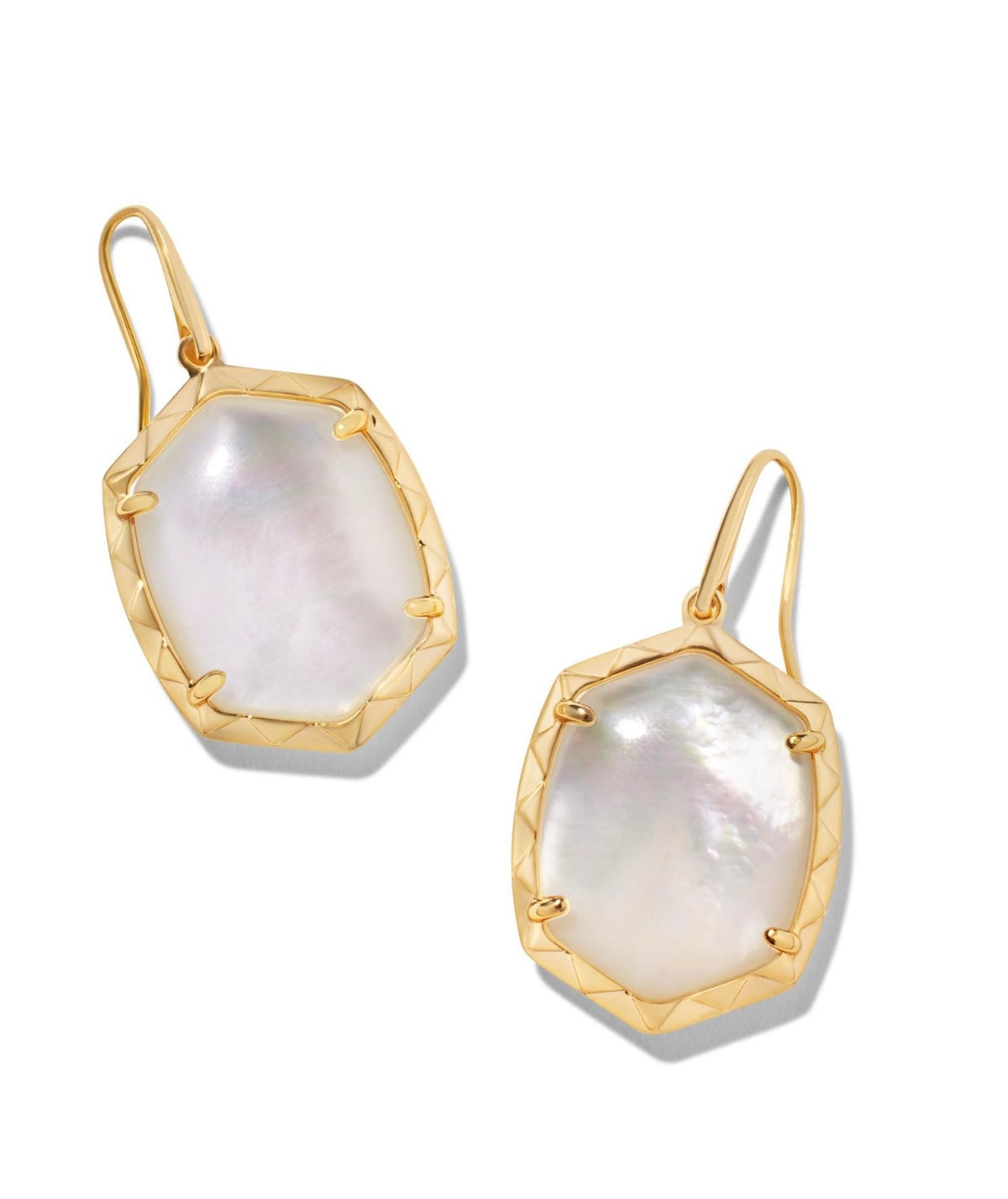 Kendra Scott Daphne Drop Earrings: Gold